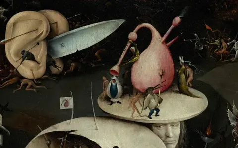 The bagpipe on the disc, detail of The Garden of Earthly Delights